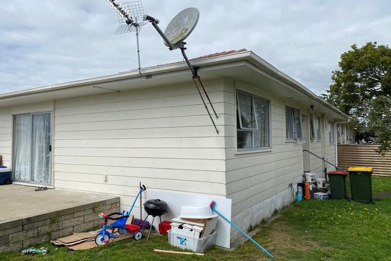 Photo of property in 2/10 Tuna Place, Manurewa, Auckland, 2102