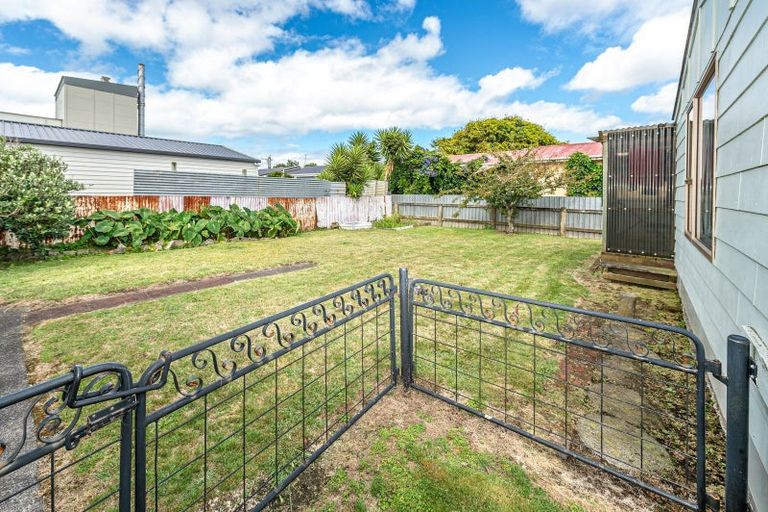 Photo of property in 14 Saunders Place, Gonville, Whanganui, 4501