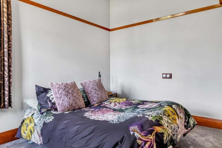 Photo of property in 12 Irving Street, Gore, 9710