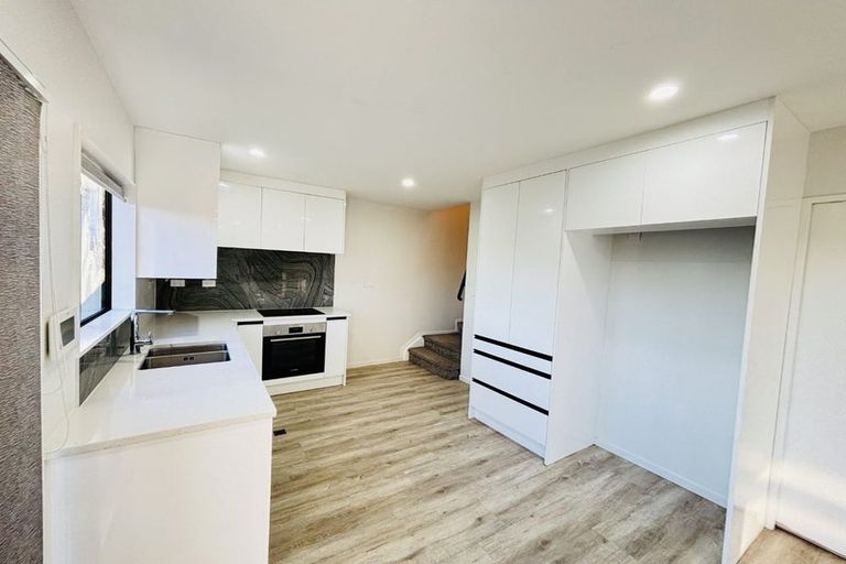 Photo of property in 2/2 Smiths Avenue, Papakura, 2110