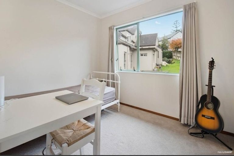 Photo of property in 17a Arirang Rise, Pinehill, Auckland, 0632