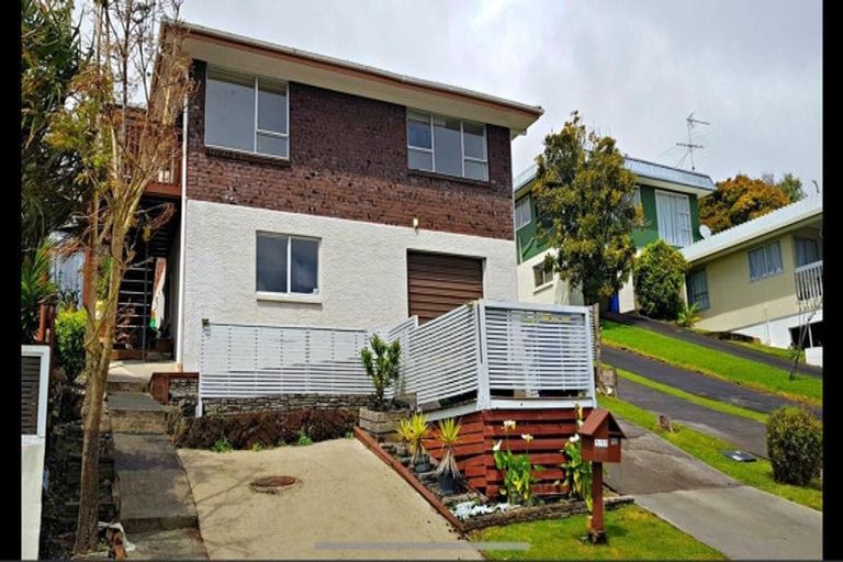 Photo of property in 1/51 Shanaway Rise, Hillcrest, Auckland, 0627