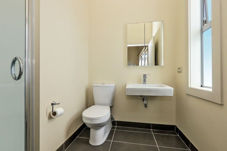 Photo of property in The Terraces, 18/9 Humber Street, Pandora, Napier, 4110