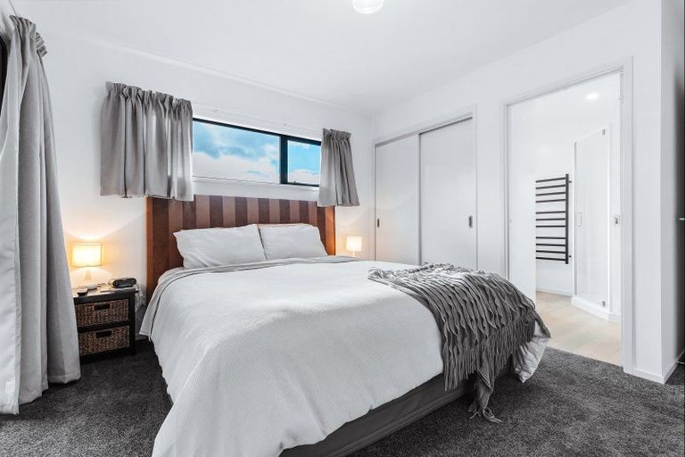 Photo of property in 14 Komahimahi Way, Motuoapa, 3382