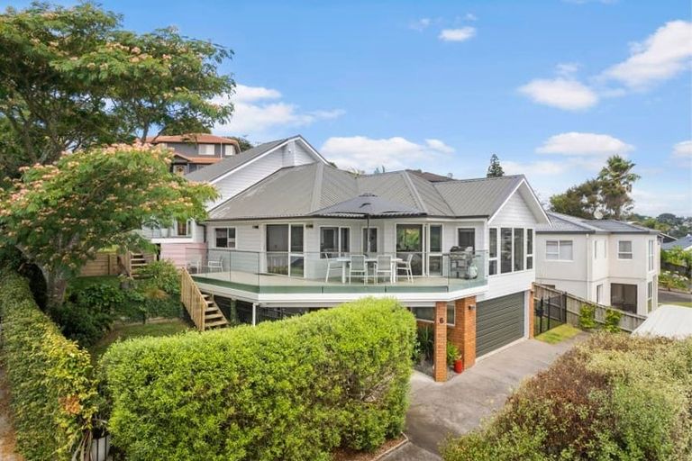 Photo of property in 6 Stephanie Close, Glenfield, Auckland, 0629