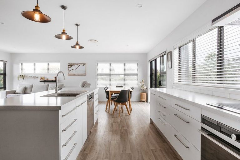 Photo of property in 132c Margaret Drive, Omokoroa, 3114