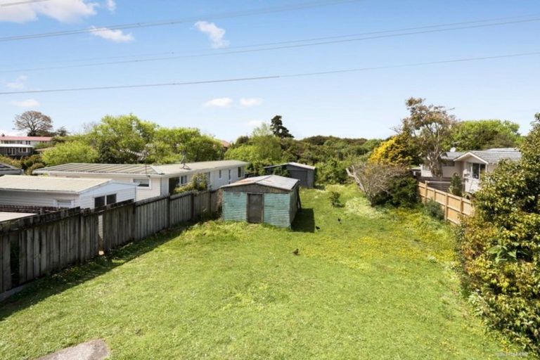 Photo of property in 70 Portage Road, New Lynn, Auckland, 0600