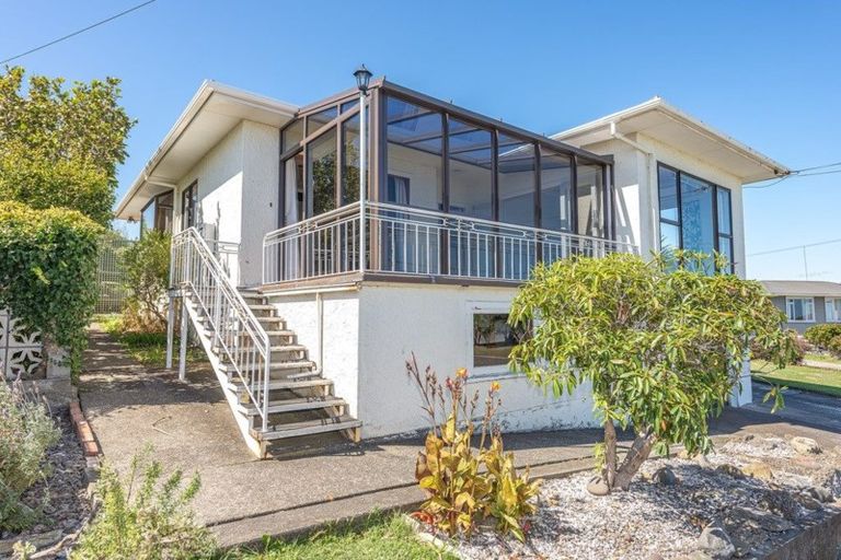 Photo of property in 11 Windsor Terrace, Durie Hill, Whanganui, 4500