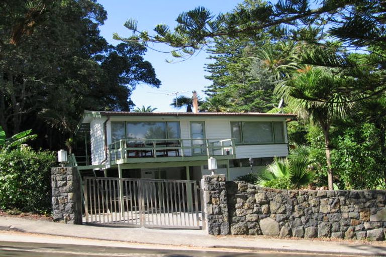 Photo of property in 50 Rock Isle Road, Torbay, Auckland, 0630