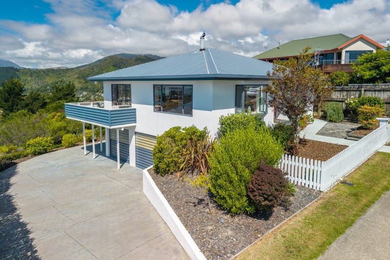 Photo of property in 325 Princes Drive, Britannia Heights, Nelson, 7010