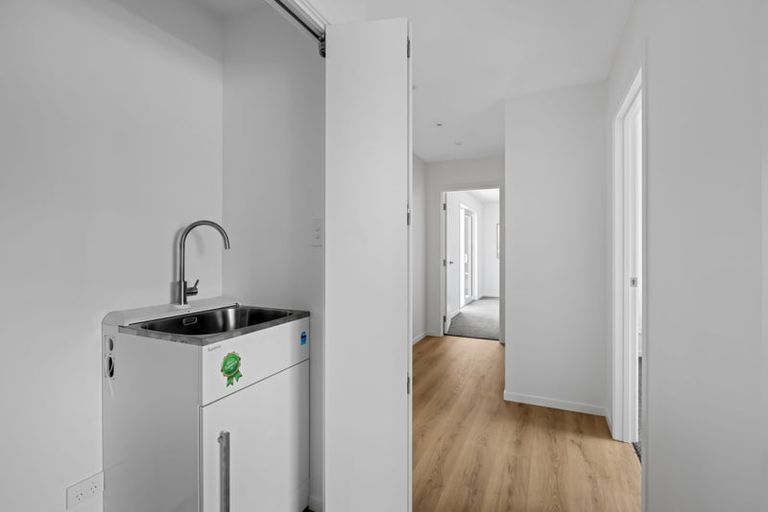 Photo of property in 15a Hamurana Place, Te Atatu Peninsula, Auckland, 0610