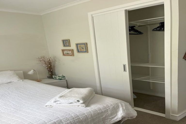 Photo of property in 2/2 Kiteroa Terrace, Rothesay Bay, Auckland, 0630