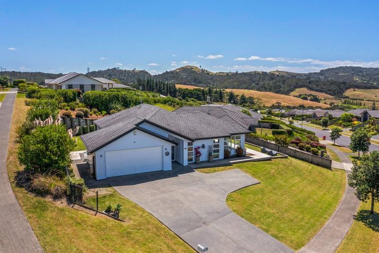 Photo of property in 52 Beachwood Drive, Hatfields Beach, Orewa, 0931