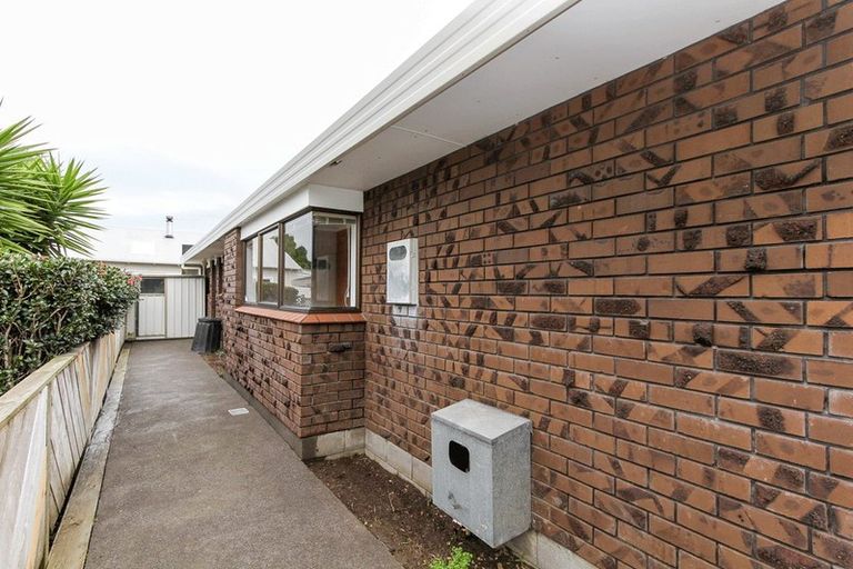 Photo of property in 19 Paynters Avenue, Strandon, New Plymouth, 4312