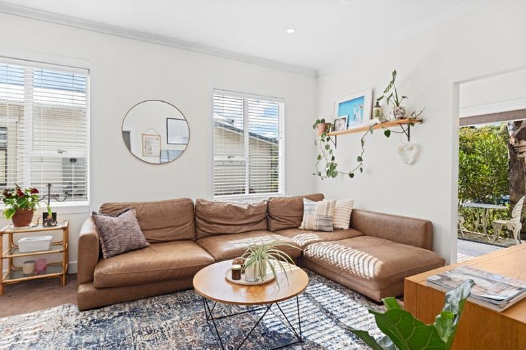 Photo of property in 12 Richmond Street, Fitzroy, New Plymouth, 4312