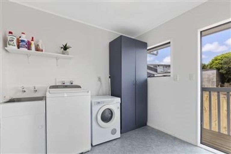 Photo of property in 2/7 Arran Road, Browns Bay, Auckland, 0630