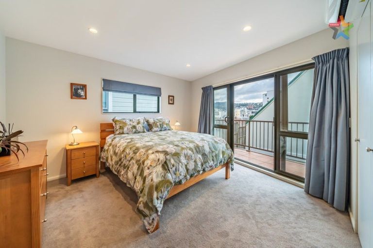 Photo of property in Vein & Skin, 38a Roxburgh Street, Mount Victoria, Wellington, 6011