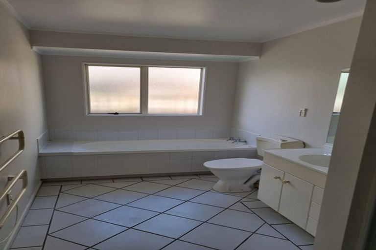 Photo of property in 1/7 Thurston Place, Bucklands Beach, Auckland, 2012