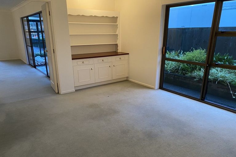 Photo of property in 1/4 Shakespeare Road, Milford, Auckland, 0620