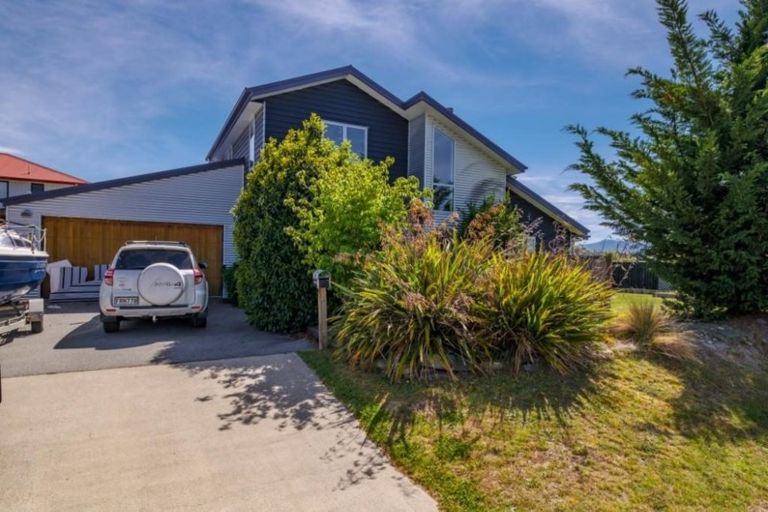 Photo of property in 1 Koru Way, Wanaka, 9305