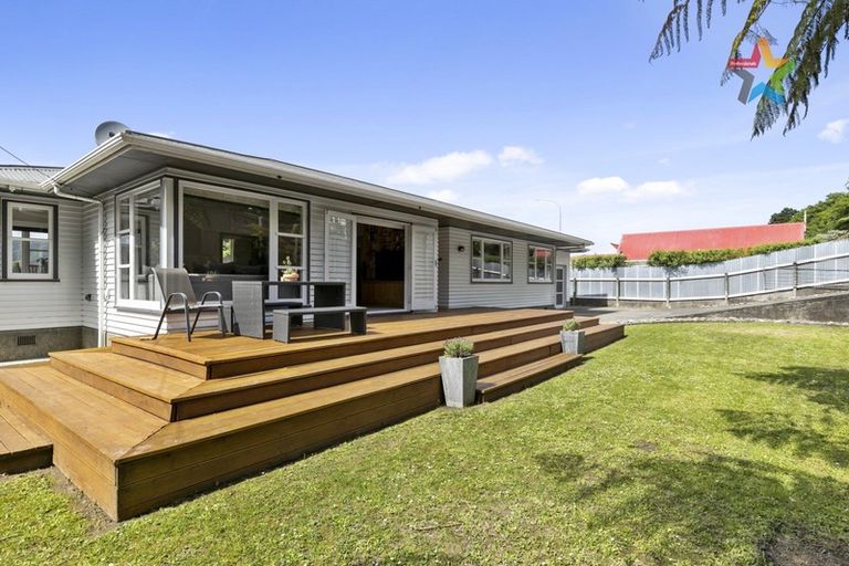 Photo of property in 258 Grounsell Crescent, Belmont, Lower Hutt, 5010