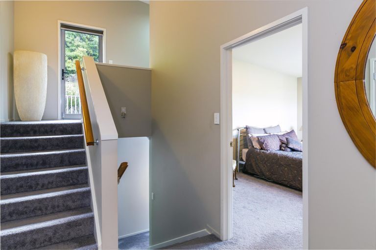 Photo of property in 33 Shera Street, Acacia Bay, Taupo, 3330