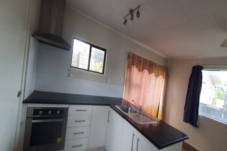 Photo of property in 8 Kay Road, Manurewa, Auckland, 2102