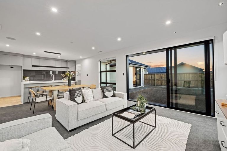 Photo of property in 158 Shillingford Boulevard, Rolleston, 7615