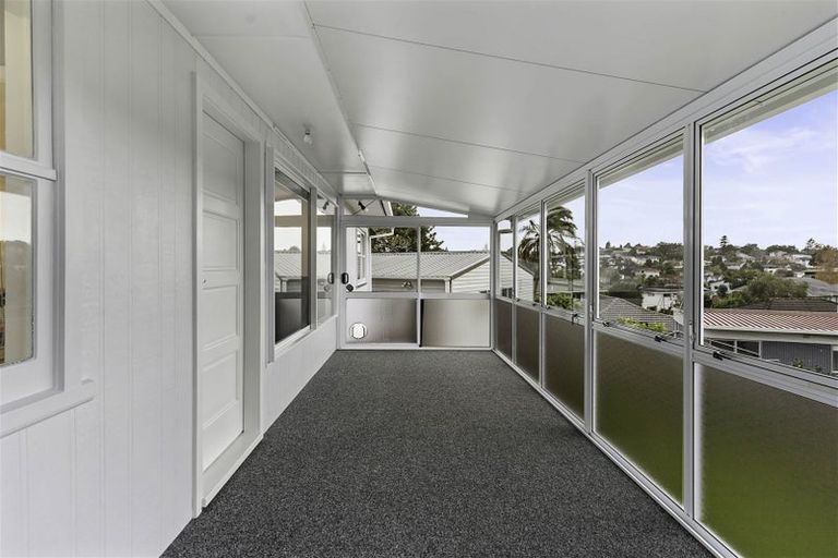Photo of property in 1/38 Weldene Avenue, Glenfield, Auckland, 0629