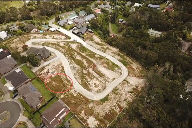 Photo of property in 22 Mara Way, Sunnyvale, Auckland, 0612