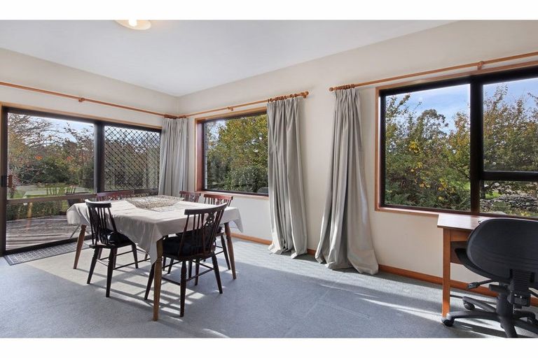 Photo of property in 212 High Street, Oxford, 7430