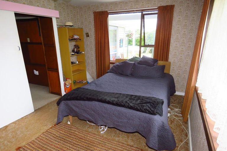 Photo of property in 86 Wakefield Street, Westport, 7825