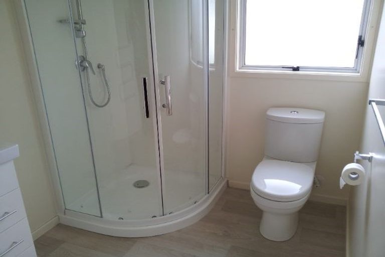 Photo of property in 5 Arlette Place, Massey, Auckland, 0614