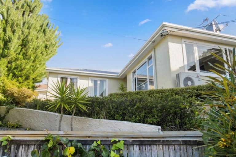 Photo of property in 8 South Street, Tawa, Wellington, 5028