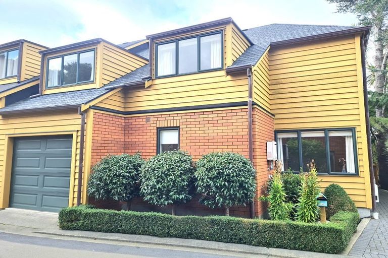 Photo of property in 61 Futuna Close, Karori, Wellington, 6012