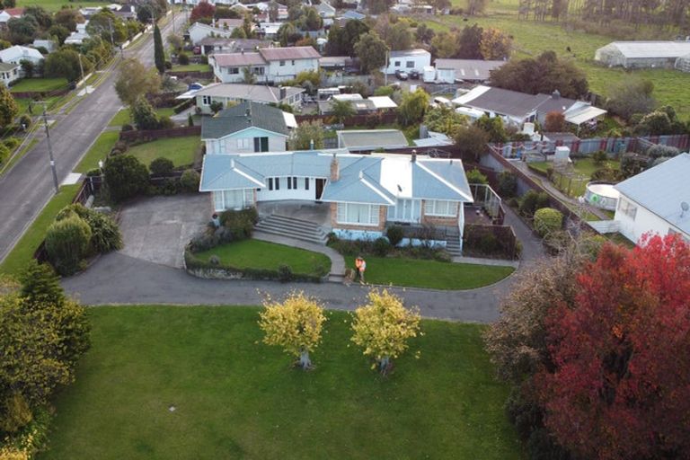 Photo of property in 197 Bridge Street, Bulls, 4818