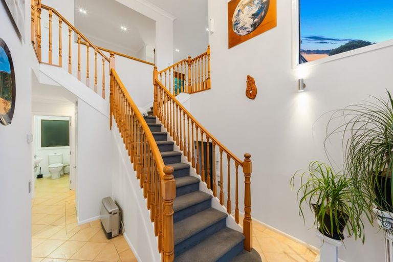 Photo of property in 36 Woodridge Avenue, Northcross, Auckland, 0630