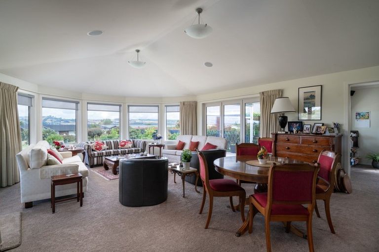 Photo of property in 5 Pukenamu Road, Rainbow Point, Taupo, 3330