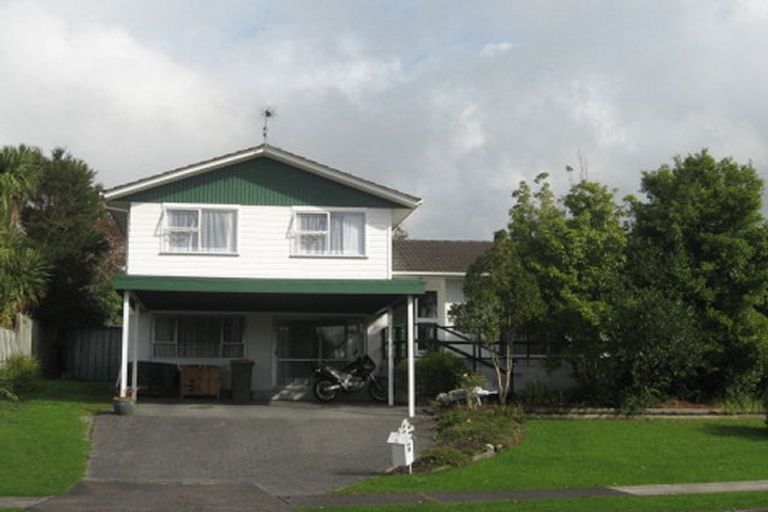 Photo of property in 77 Walworth Avenue, Pakuranga Heights, Auckland, 2010