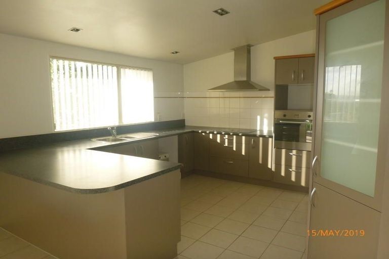 Photo of property in 1 Cron Avenue, Te Atatu South, Auckland, 0610