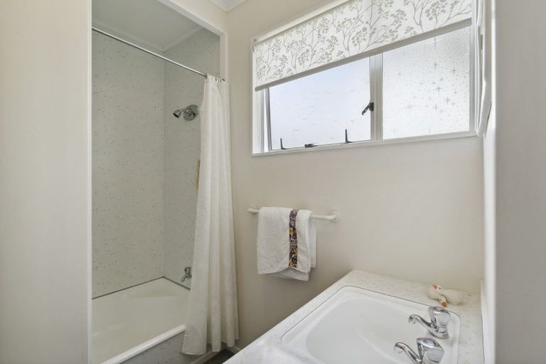 Photo of property in 56 Fyvie Avenue, Tawa, Wellington, 5028