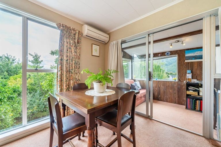 Photo of property in 7 Roband Crescent, Brown Owl, Upper Hutt, 5018