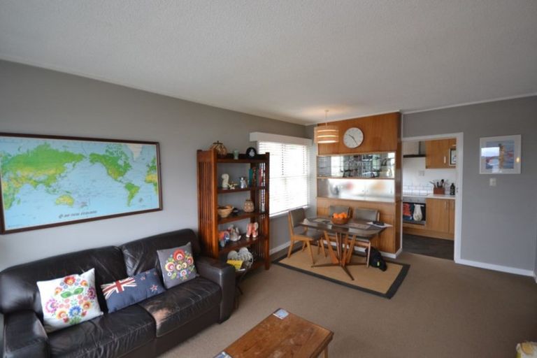 Photo of property in Newman Court Apartments, 2 Newman Terrace, Thorndon, Wellington, 6011