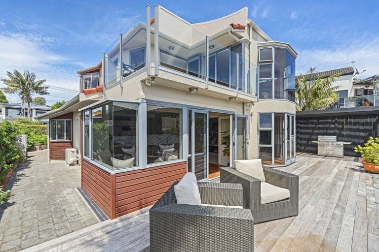 Photo of property in 18 Hine Street, New Plymouth, 4310