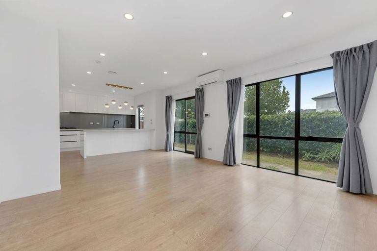 Photo of property in 76 Donegal Park Drive, Flat Bush, Auckland, 2019