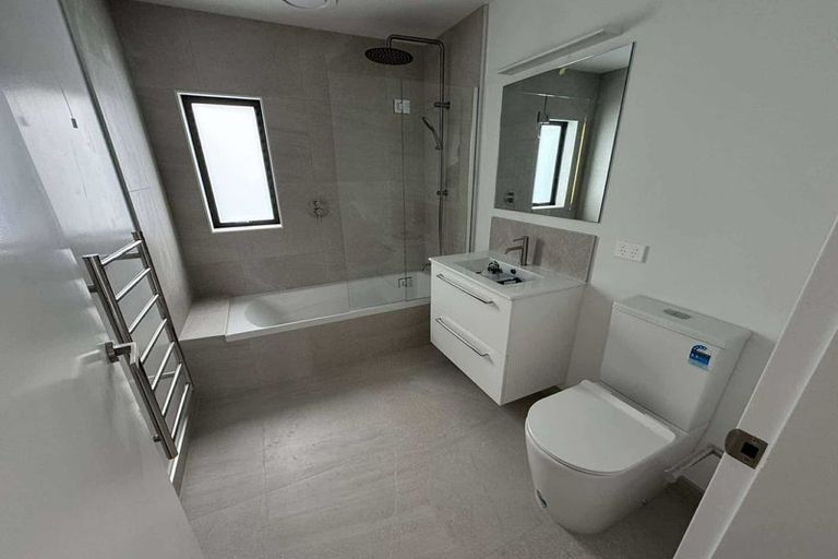 Photo of property in 38 Turtleback Avenue, Whitby, 5024