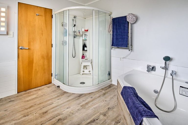 Photo of property in 12 Cullen Place, Tawa, Wellington, 5028