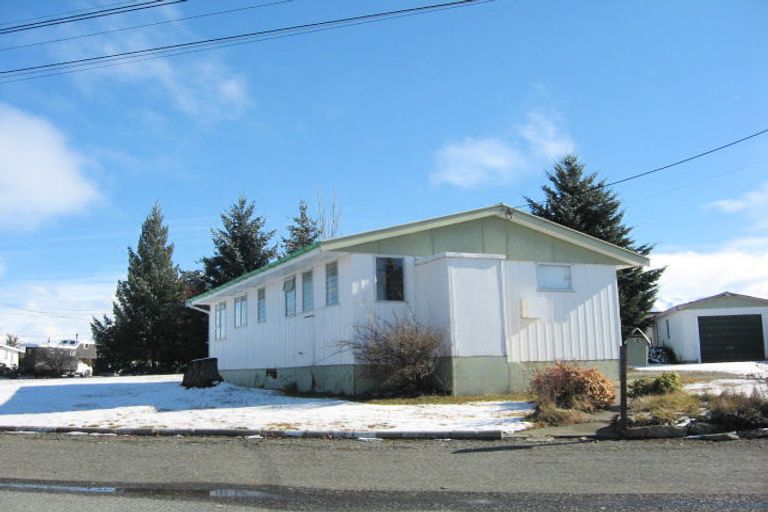 Photo of property in 2 Rata Road, Twizel, 7901