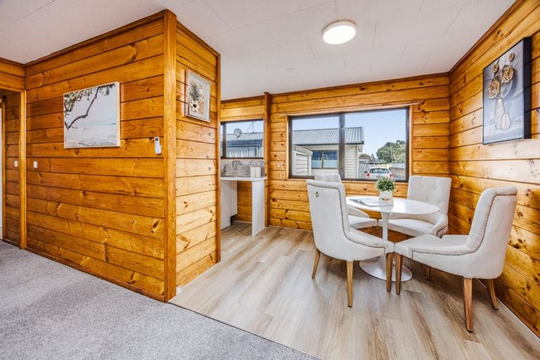 Photo of property in 3/32 Great South Road, Papakura, 2110