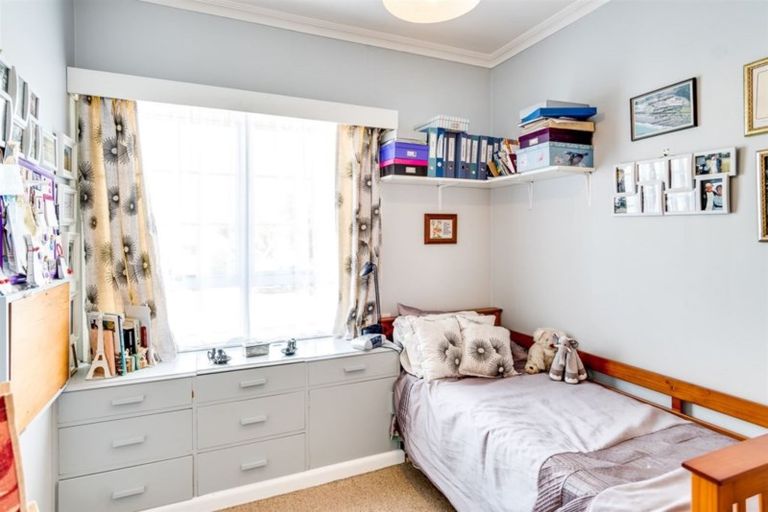 Photo of property in 6 Sealy Road, Bluff Hill, Napier, 4110